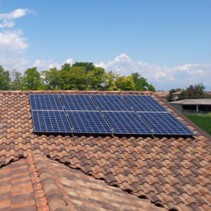 impianto fotovoltaico tetto casa privata ud
